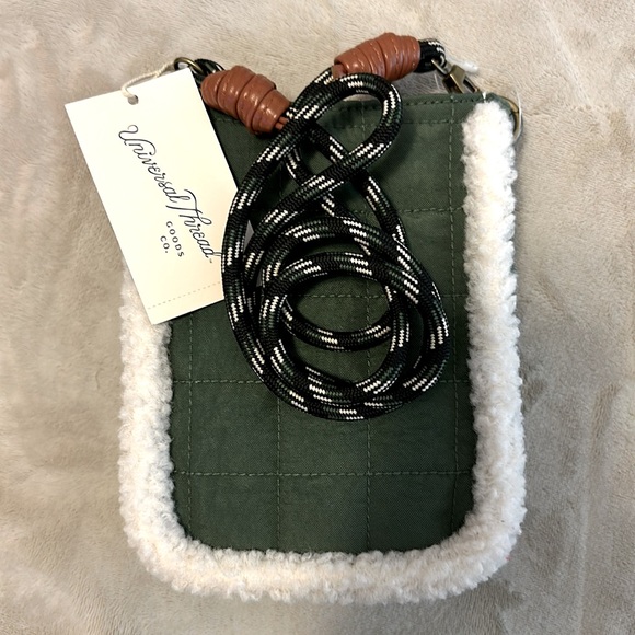 Universal Thread- NWT crossbody - Picture 5 of 5